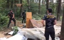 "Нацдружини" розгромили табір ромів у Голосіївському парку (відео)