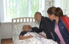 Отруйна атака: на Харківщині 11-річний хлопчик опинився в лікарні у тяжкому стані через укус гадюки (відео)