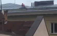 В центре Львова страстная парочка занялась сексом на крыше многоэтажки и попала на видео (18+)