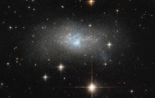 NASA опубликовало уникальный снимок карликовой галактики