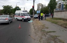 В Херсоне "скорая" сбила женщину насмерть на пешеходном переходе