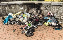 Ромы оккупировали территорию близ вокзала в Киеве: избивают прохожих и оставляют горы мусора (фото, видео)