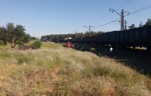 В Днепре неизвестные пустили с рельсов грузовой поезд (фото, видео)