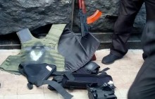 "Выкрикивал "Крым наш": возле Кабмина задержали мужчину с автоматом Калашникова (фото)