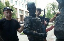 Задержанный под Кабмином с оружием парень "шел стрелять депутатов" - СМИ