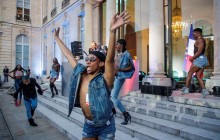 Макрон превратил Елисейский дворец в огромный танцпол и устроил вечеринку с тверком (фото, видео)