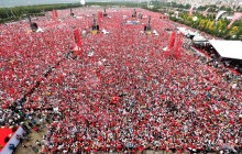 Передвиборна кампанія в Туреччині завершилася багатотисячними мітингами опозиції (фоторепортаж)