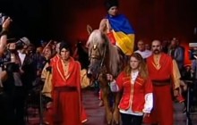 Ukraine boxer Berinchyk makes grand entrance on horseback before beating Columbia's Prieto in Kyiv (Video)