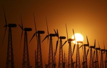 Журналисты объяснили, как олигархи продают украинцам "зеленую энергию" по цене обычной (видео)