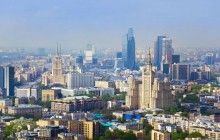 В Москве мужчина в женском платье ранил топором посетителей магазина