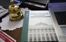 Зеленський привітав українців з Днем Конституції та запустив флешмоб (відео)