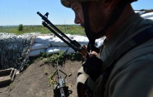 Бойовики на Донбасі тричі порушили "режим тиші", одного українського військового поранено