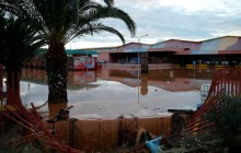 На улицах городов бурлят реки: в Греции произошли сильные наводнения (фото, видео)