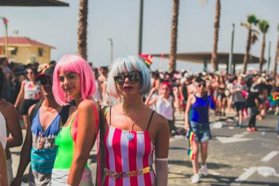 Саунадағы үйленген әйел порно