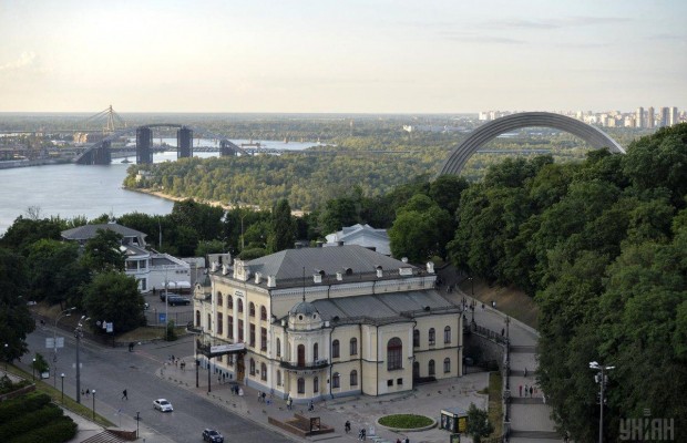 Літній Київ показали з висоти пташиного польоту (фоторепортаж)