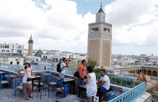 Туніс повернув вимогу ПЛР-тестів для всіх туристів