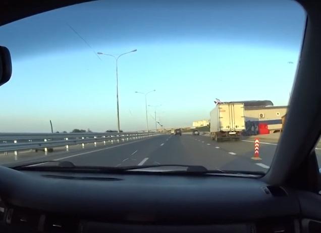 Керченський міст охороняють Росгвардія і ФСБ / Скріншот Керченський міст охороняють Росгвардія і ФСБ / Скріншот