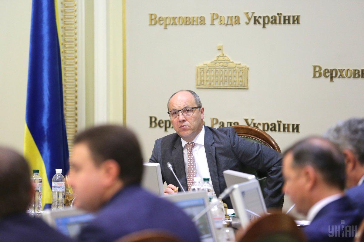 Водночас, він припустив, що деякі політичні сили хотіли б, аби залишився старий склад ЦВК / фото УНИАН Водночас, він припустив, що деякі політичні сили хотіли б, аби залишився старий склад ЦВК / фото УНИАН