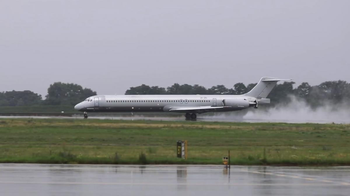 Самолет авиакомпании Anda Air совершил аварийную посадку в "Борисполе" / скриншот facebook.com/airportboryspil