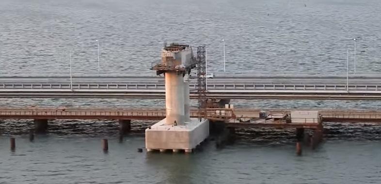 Блогер показав опори Кримського моста / Скріншот Блогер показав опори Кримського моста / Скріншот