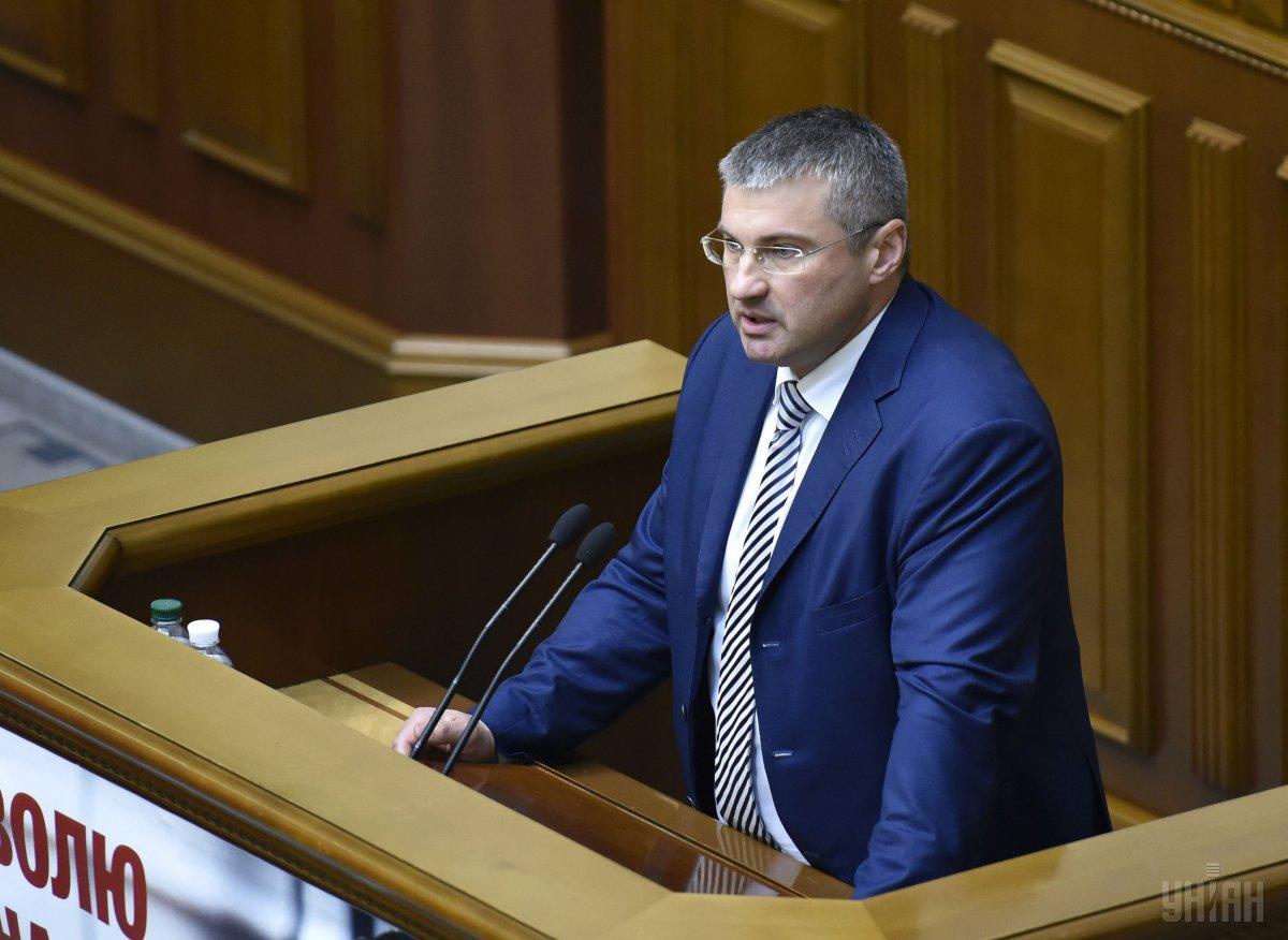 Міщенко: Кабінет Міністрів палець об палець не стукнув, щоб вирішити питання «єврономерів» / фото УНІАН Міщенко: Кабінет Міністрів палець об палець не стукнув, щоб вирішити питання «єврономерів» / фото УНІАН