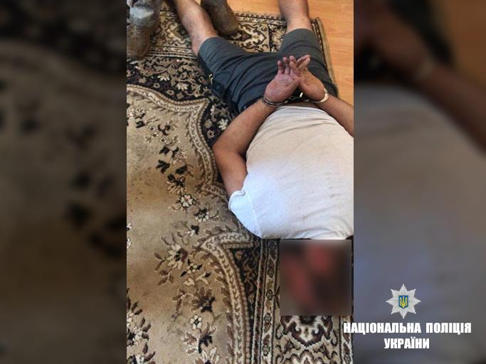 Сусідка жінки, яка відвела до неї двох дітей перед візитом колишнього співмешканця, почула крики та викликала поліцію / Фото if.npu.gov.ua Сусідка жінки, яка відвела до неї двох дітей перед візитом колишнього співмешканця, почула крики та викликала поліцію / Фото if.npu.gov.ua