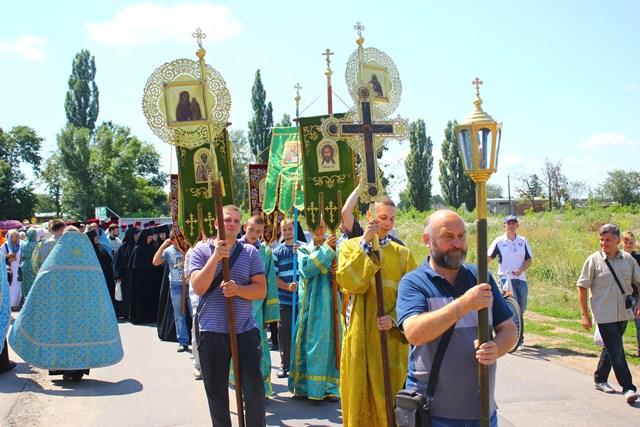 У Полтаві пройшов багатотисячний хресний хід / pravoslavie.poltava.ua