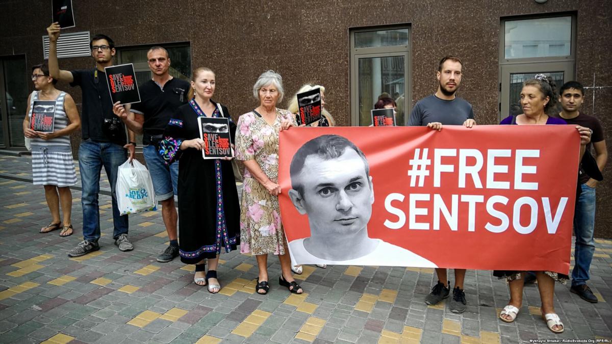 Акция в поддержку Сенцова / фото krymr.com Акция в поддержку Сенцова / фото krymr.com