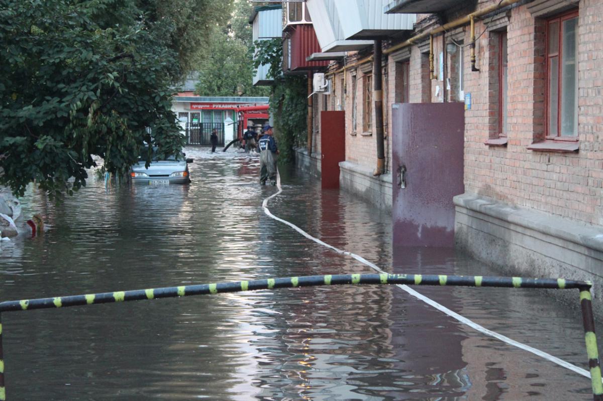 Сильні дощі затопили Хмельницький / ДСНС