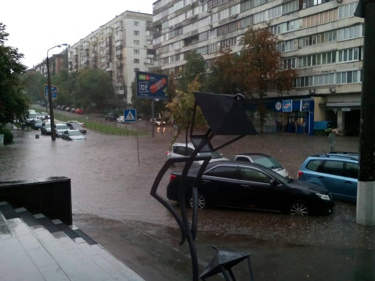 Пересечение Гаврилишина и Ярмолы / фото Lera Udovenko Пересечение Гаврилишина и Ярмолы / фото Lera Udovenko