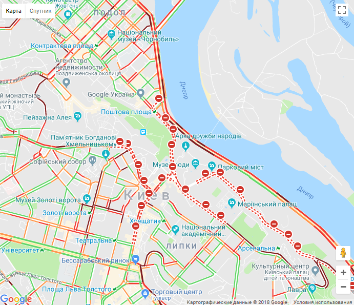 Из-за крестного хода центр Киева стоит в пробках