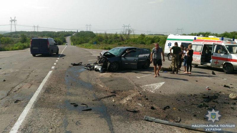 На трассе Горловка-Бахмут столкнулись два автомобиля / фото dn.npu.gov.ua На трассе Горловка-Бахмут столкнулись два автомобиля / фото dn.npu.gov.ua