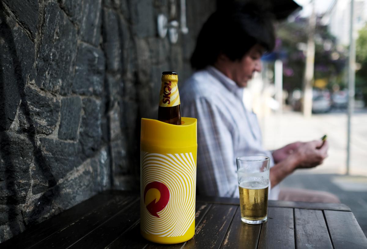 В Германии заканчивается стеклотара для пива / REUTERS