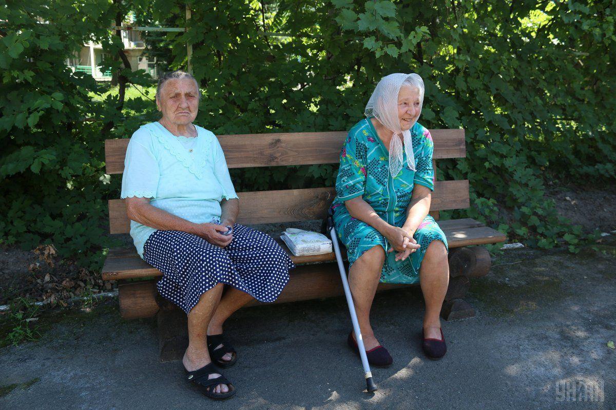 Пенсионеры, которые соответствуют условиям получения этой помощи, будут получать ежемесячную выплату / фото УНИАН