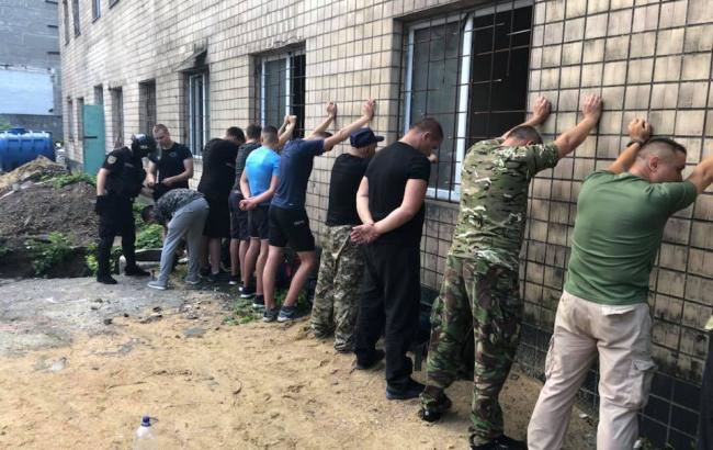 В Одесі озброєні люди захопили підприємство / фото Facebook/Дмитро Головін В Одесі озброєні люди захопили підприємство / фото Facebook/Дмитро Головін