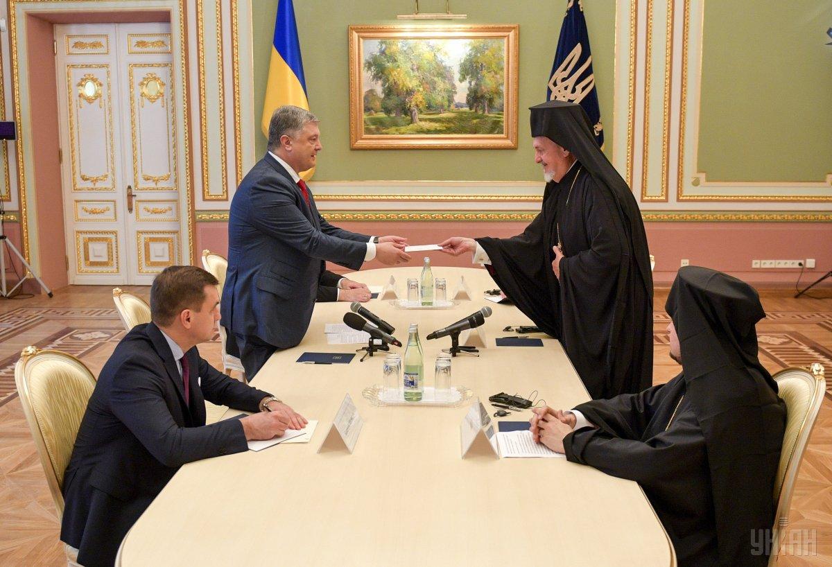 Порошенко зустрівся з делегацією Вселенського Патріархату / фото УНІАН Порошенко зустрівся з делегацією Вселенського Патріархату / фото УНІАН