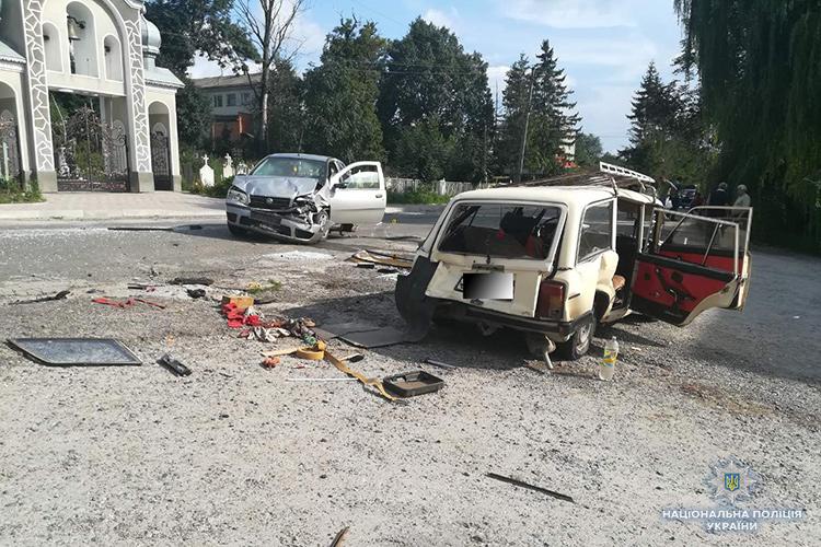 Внаслідок ДТП постраждали дві дитини \ Нацполіція Внаслідок ДТП постраждали дві дитини \ Нацполіція