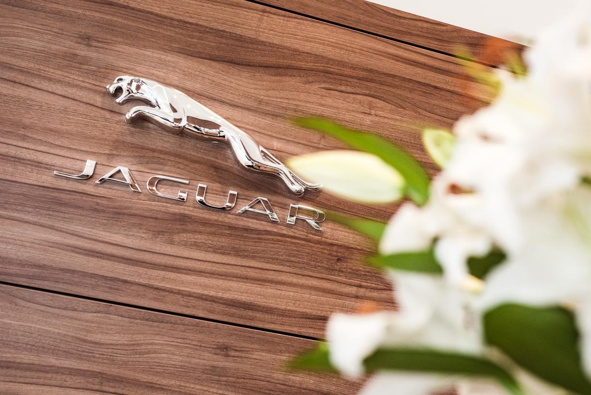 Jaguar Land Rover Киев Запад: британские традиции, украинское гостеприимство