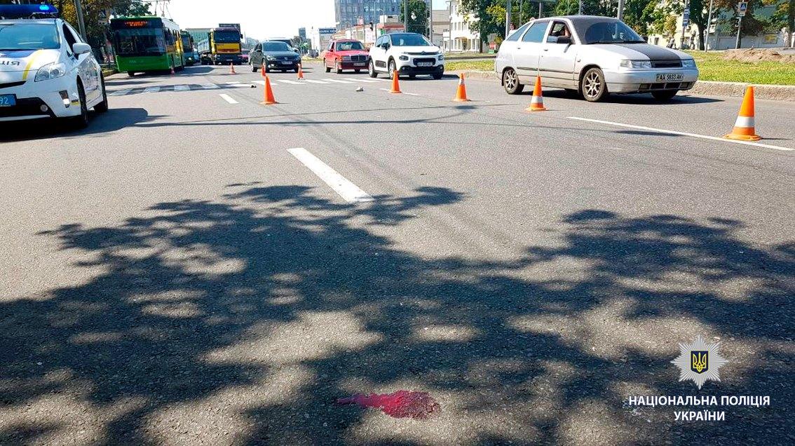В Харькове под колесами легковушки погиб 10-летний мальчик / фото facebook.com/police.kharkov В Харькове под колесами легковушки погиб 10-летний мальчик / фото facebook.com/police.kharkov
