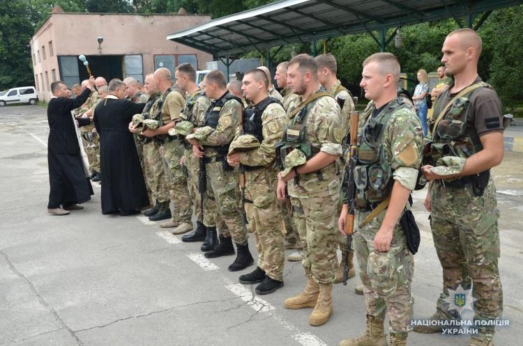 Бійці батальйону "Тернопіль" вирушили у зону операції Об'єднаних сил / фото прес-служба Нацполіції