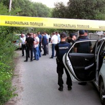Three people injured in blast of car belonging to Kharkiv pharmaceutical plant's director (Photos)