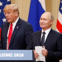 Bloomberg узнал о чипе в футбольном мяче, который Путин подарил Трампу