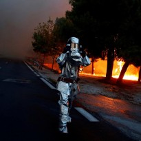 На греческом курорте в огненной ловушке в дворе виллы погибло сразу 26 отдыхающих