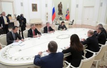Радник Трампа обговорив з Путіним втручання РФ в американські вибори та анексію Криму
