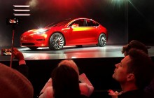 Tesla снизила цены на электромобиль Model 3