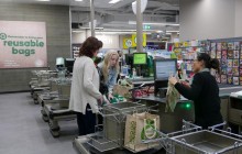 На большей части Австралии запретили одноразовые пластиковые пакеты