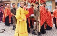 В Ужгороде состоялся крестный ход УГКЦ с мощами святого блаженного Теодора Ромжи