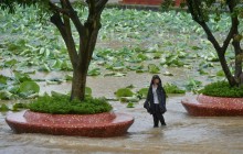 У Китаї понад 115 тисяч осіб постраждали через зливи