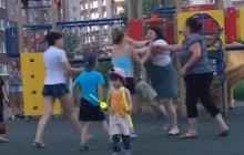 В России молодые мамы устроили пьяную драку на детской площадке (видео)