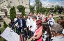 Кличко відкрив оновлений сквер та ознайомився з новою схемою руху транспорту на Подолі
